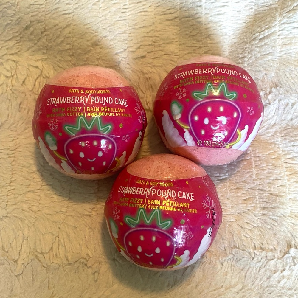 Lot of 3 NEW Bath and Body Works Strawberry Pound Cake Bath Fizzys